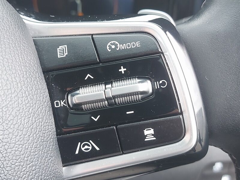 More views of Kia Sorento
