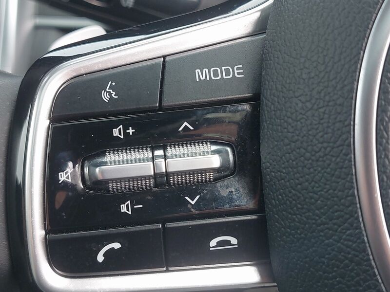 More views of Kia Sorento