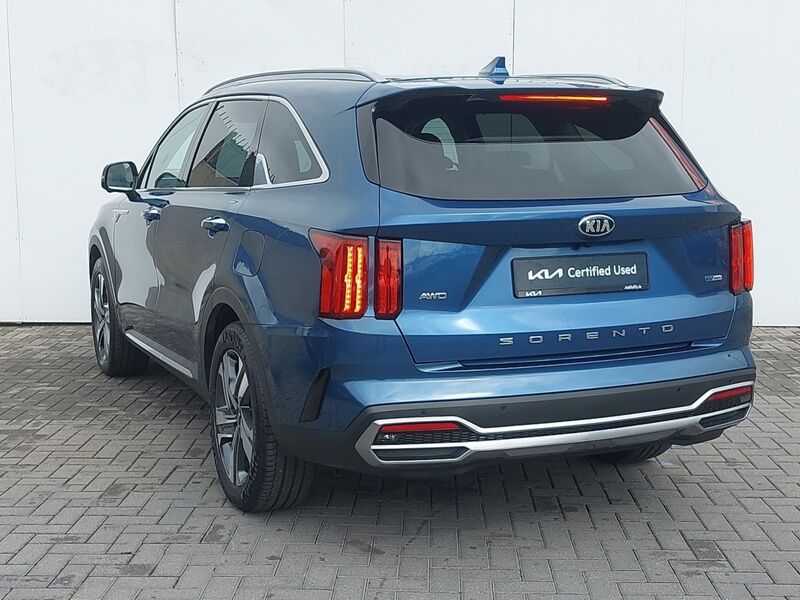More views of Kia Sorento