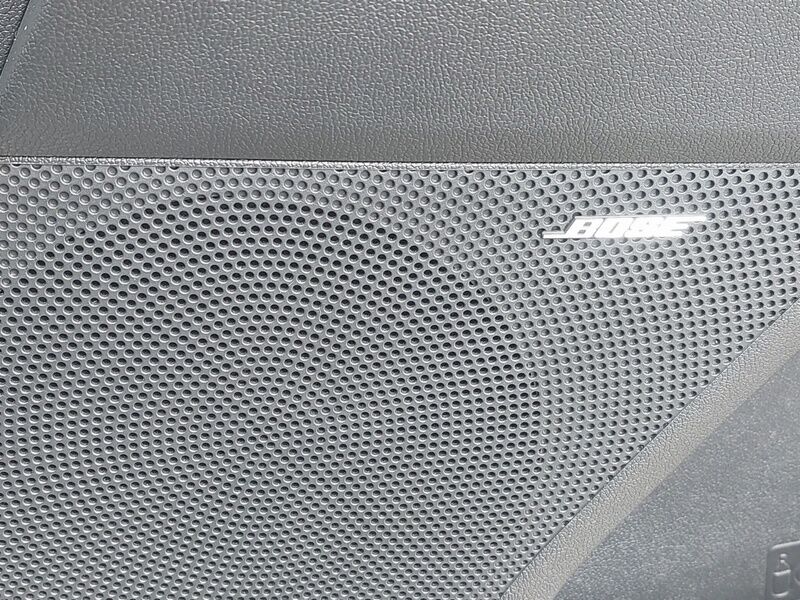 More views of Kia Sorento