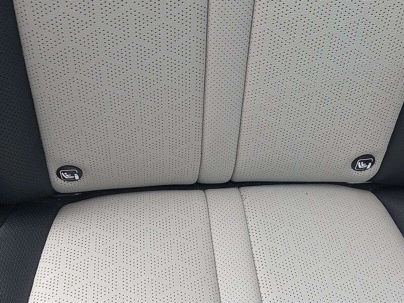 More views of Kia Sorento