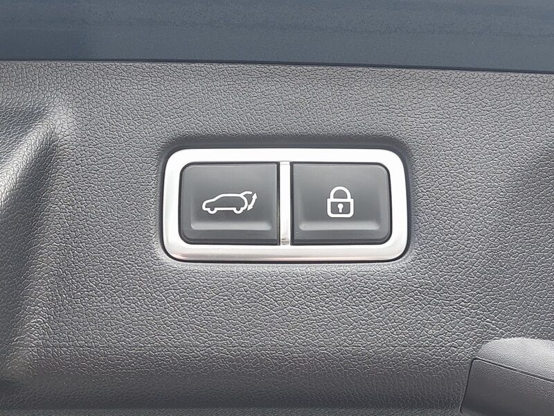 More views of Kia Sorento