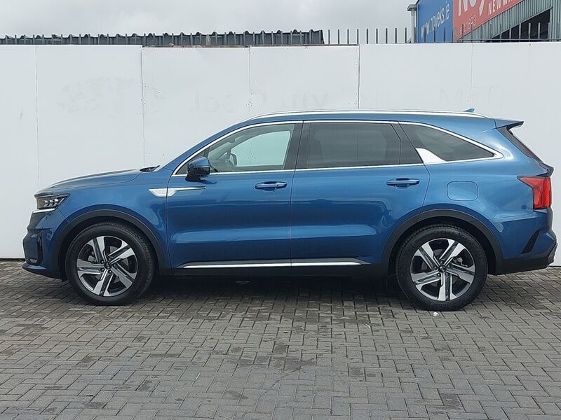 More views of Kia Sorento