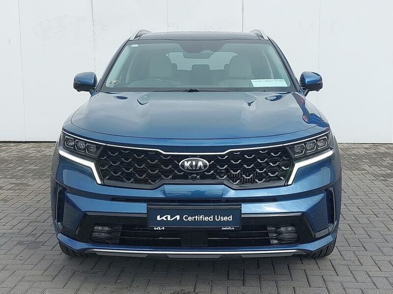 More views of Kia Sorento