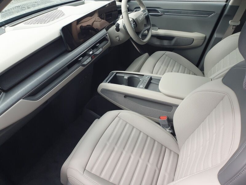 More views of Kia EV9