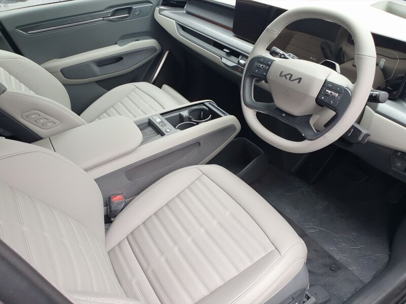 More views of Kia EV9