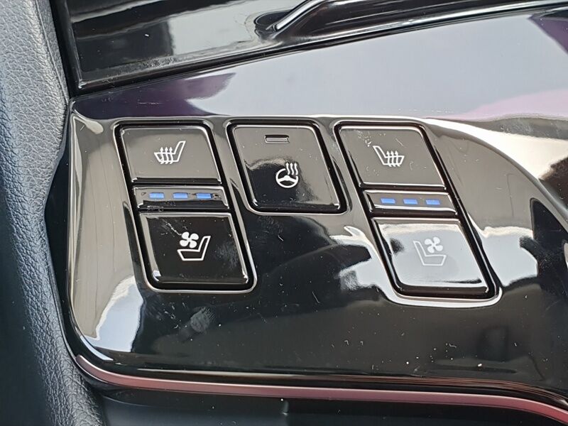 More views of Kia Sportage