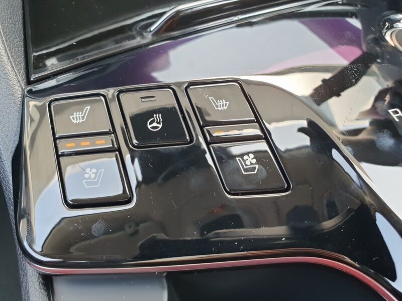 More views of Kia Sportage