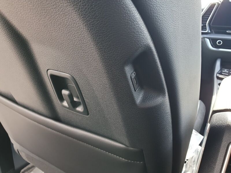 More views of Kia Sportage