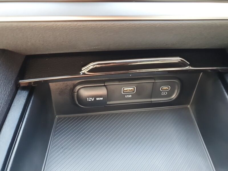 More views of Kia Sportage