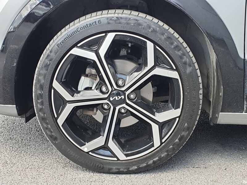 More views of Kia Niro