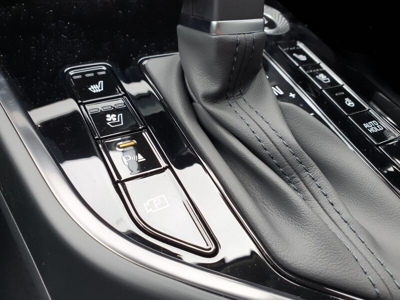 More views of Kia Niro