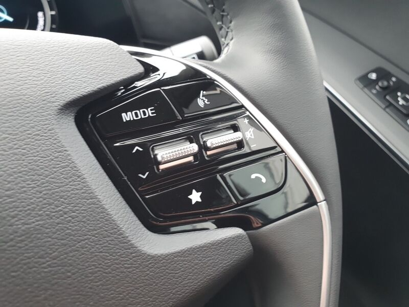 More views of Kia Niro