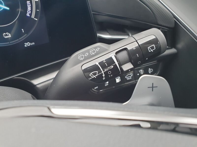 More views of Kia Niro