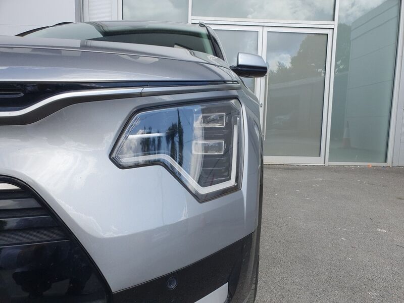 More views of Kia Niro