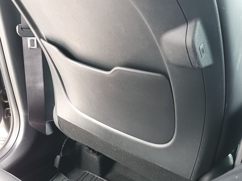 More views of Kia Niro