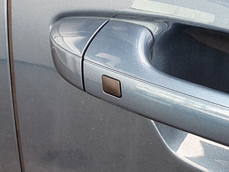 More views of Kia Niro