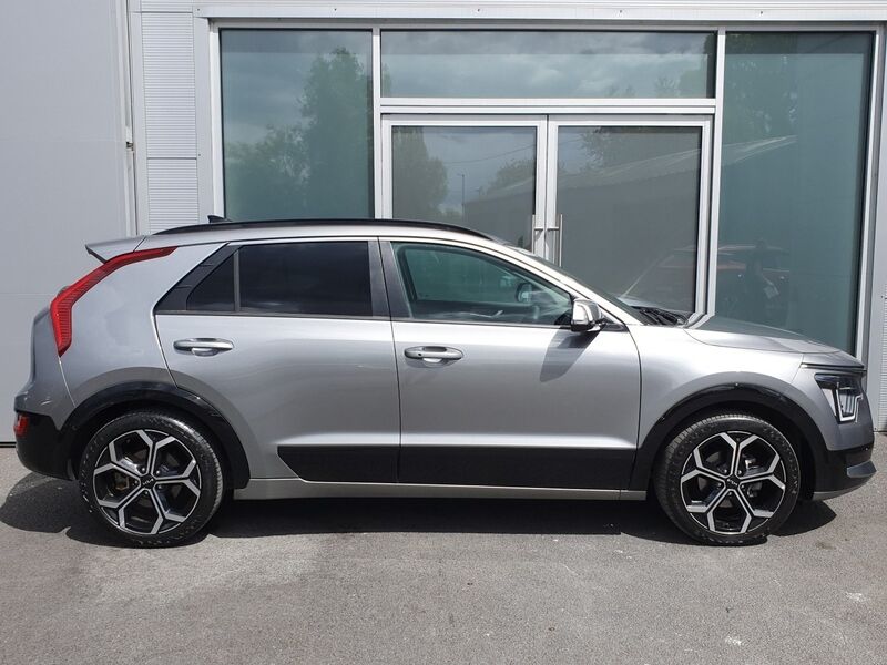 More views of Kia Niro