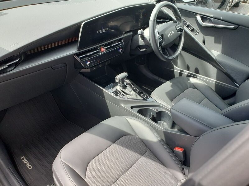 More views of Kia Niro