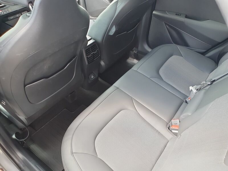 More views of Kia Niro