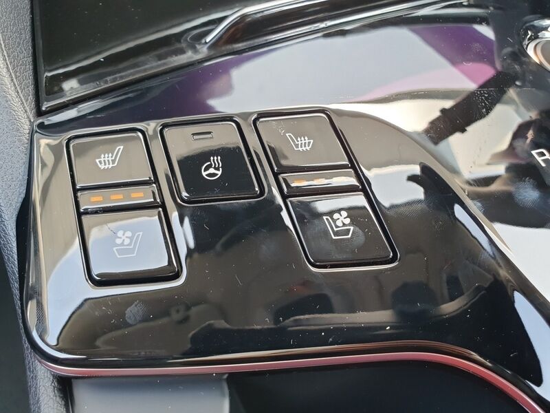 More views of Kia Sportage