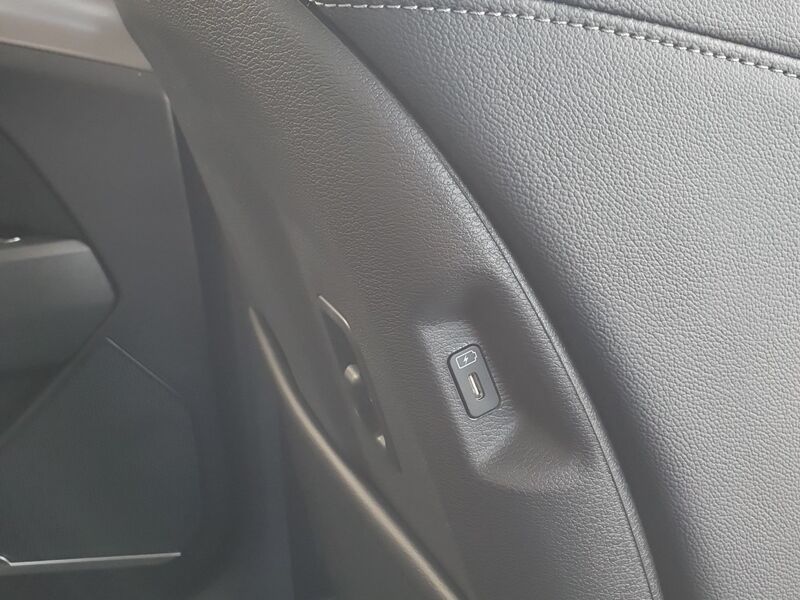 More views of Kia Sportage