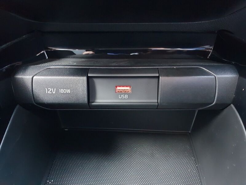 More views of Kia Stonic