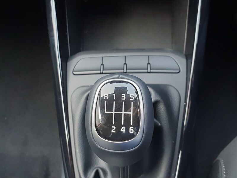 More views of Kia Stonic