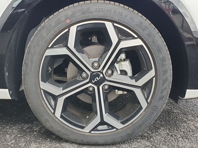 More views of Kia Niro