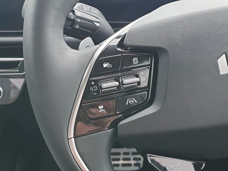 More views of Kia Niro