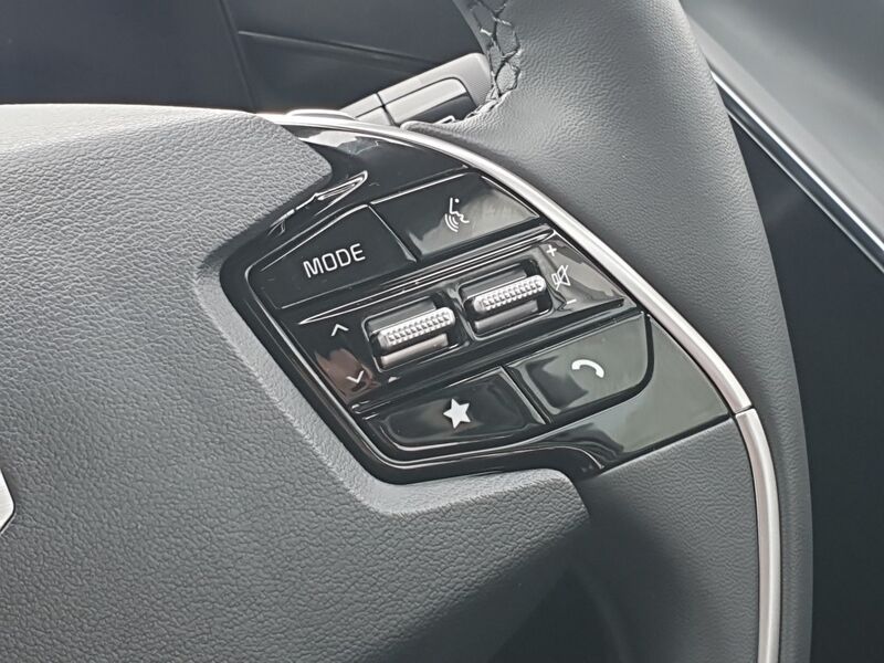 More views of Kia Niro