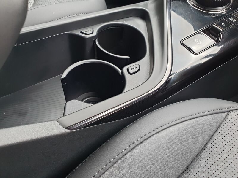 More views of Kia Niro