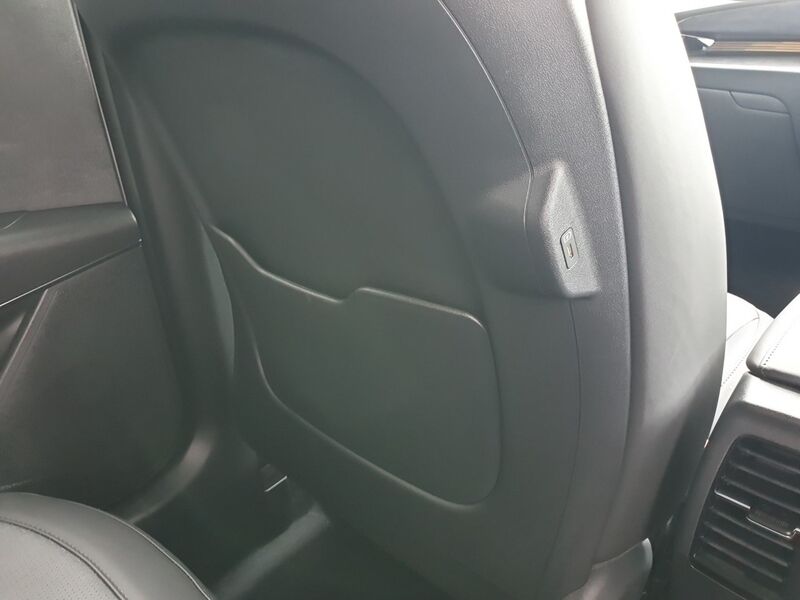 More views of Kia Niro