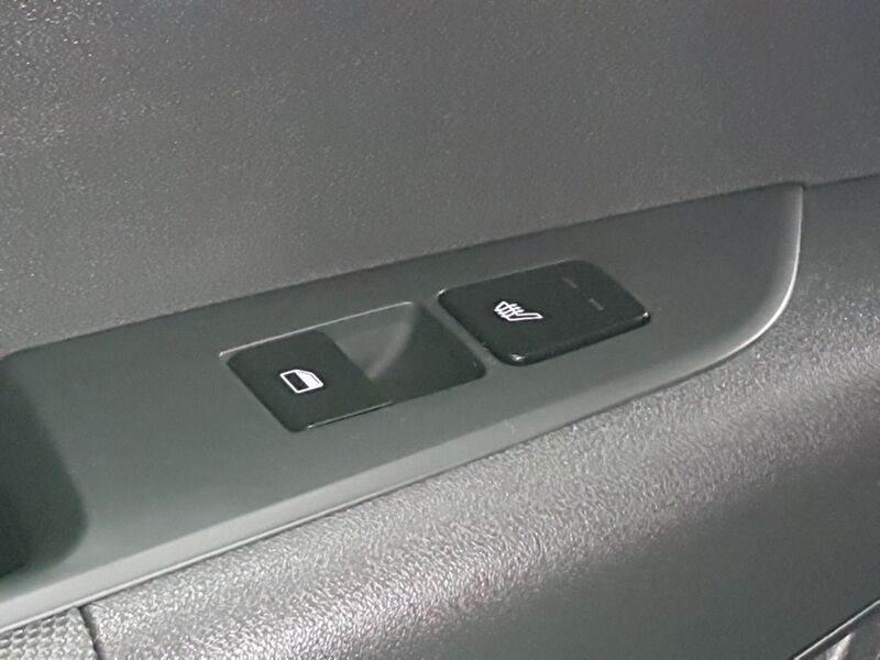 More views of Kia Niro