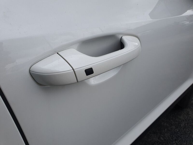 More views of Kia Niro