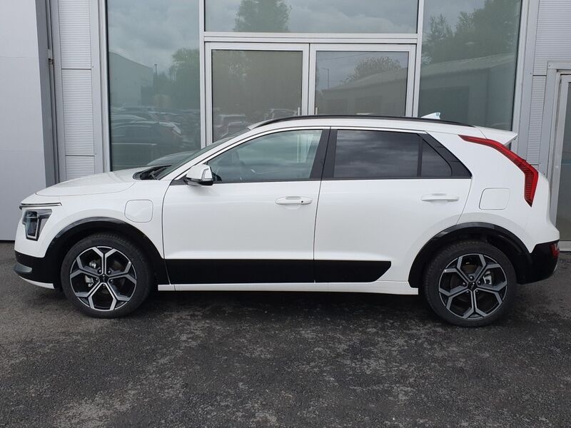 More views of Kia Niro