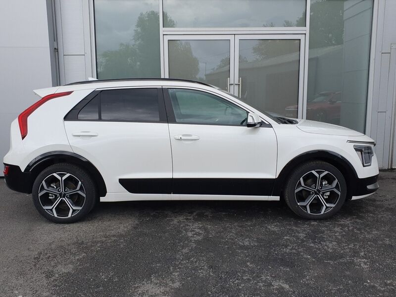 More views of Kia Niro