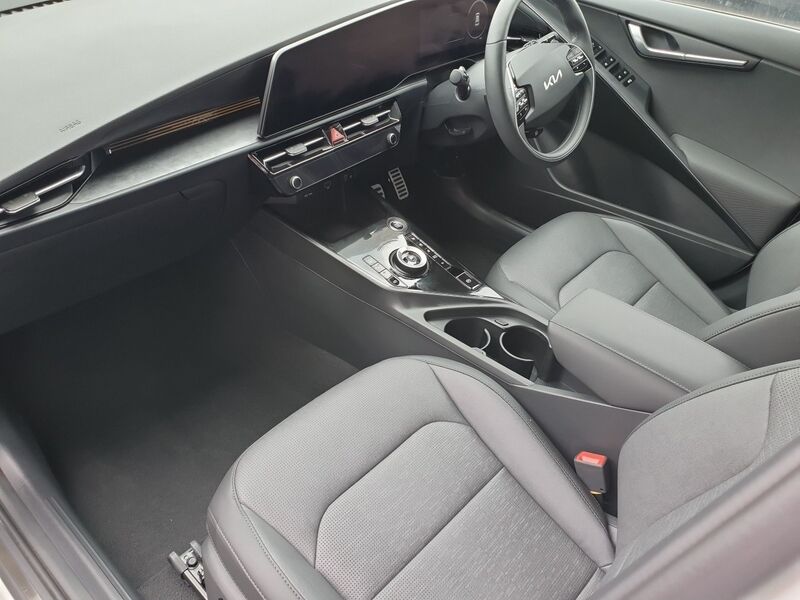 More views of Kia Niro