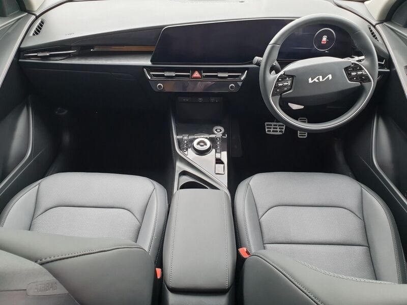 More views of Kia Niro