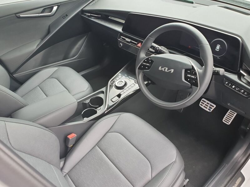 More views of Kia Niro