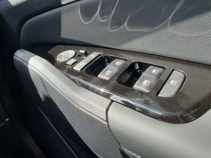 More views of Kia Sportage