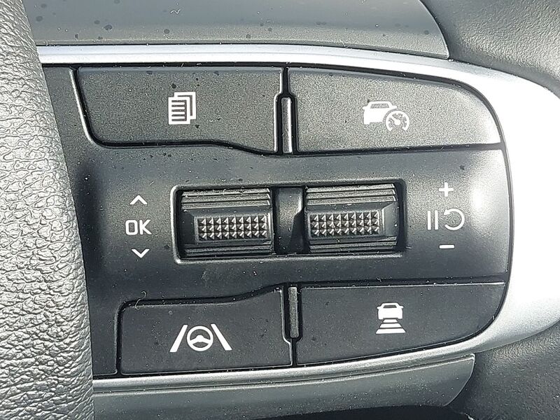 More views of Kia Sportage