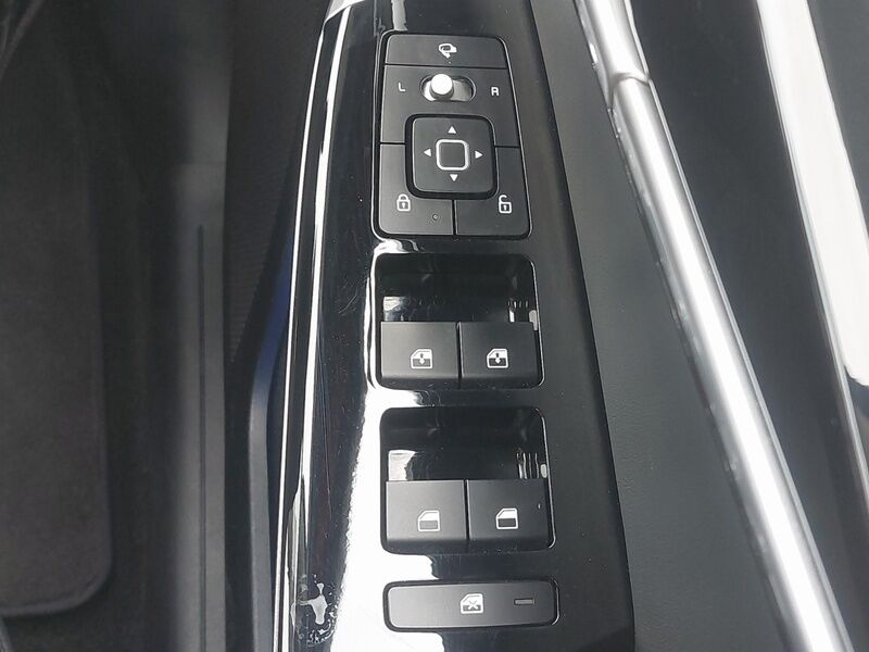 More views of Kia EV6