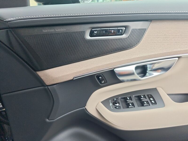 More views of Volvo XC90