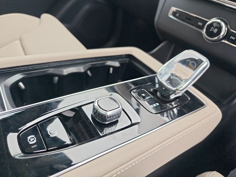 More views of Volvo XC90