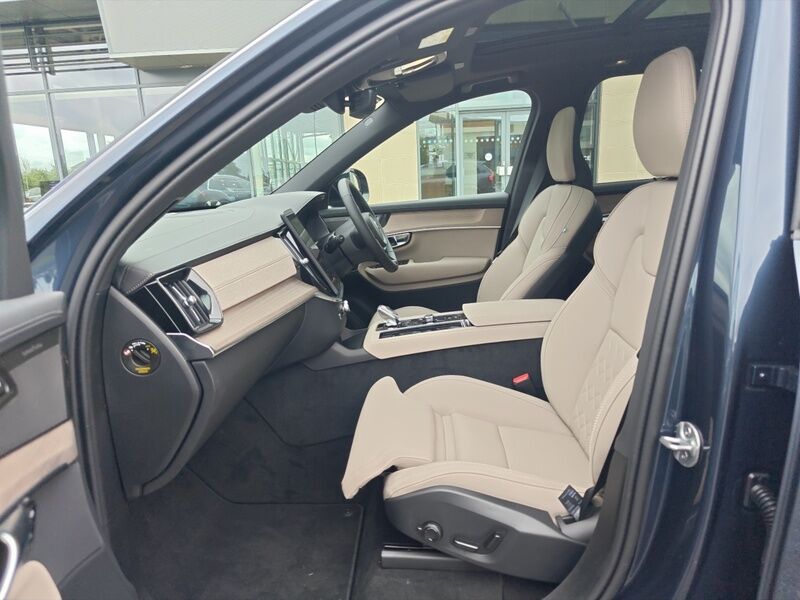 More views of Volvo XC90