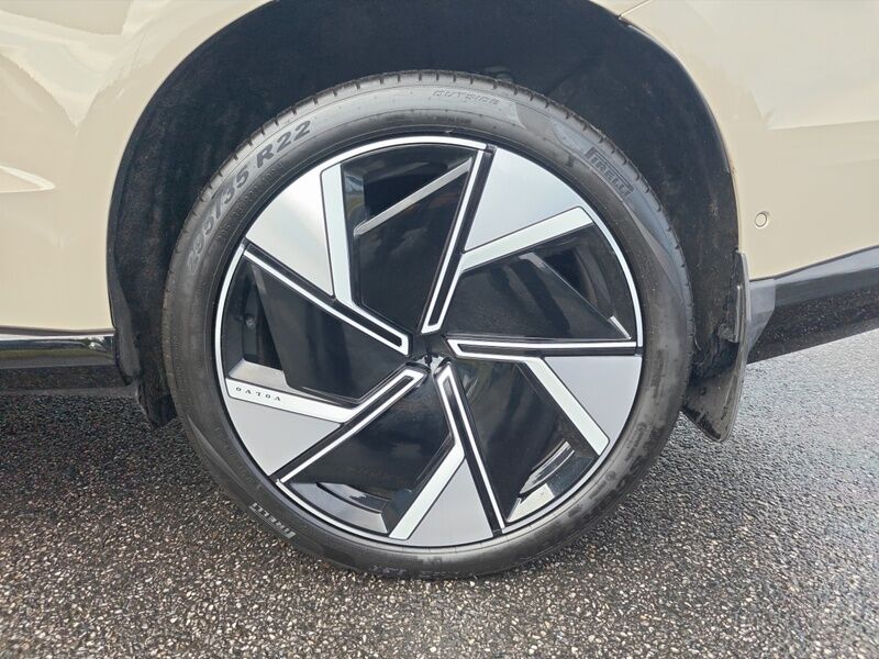 More views of Volvo EX90