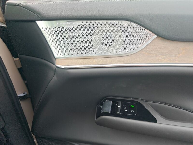 More views of Volvo EX90