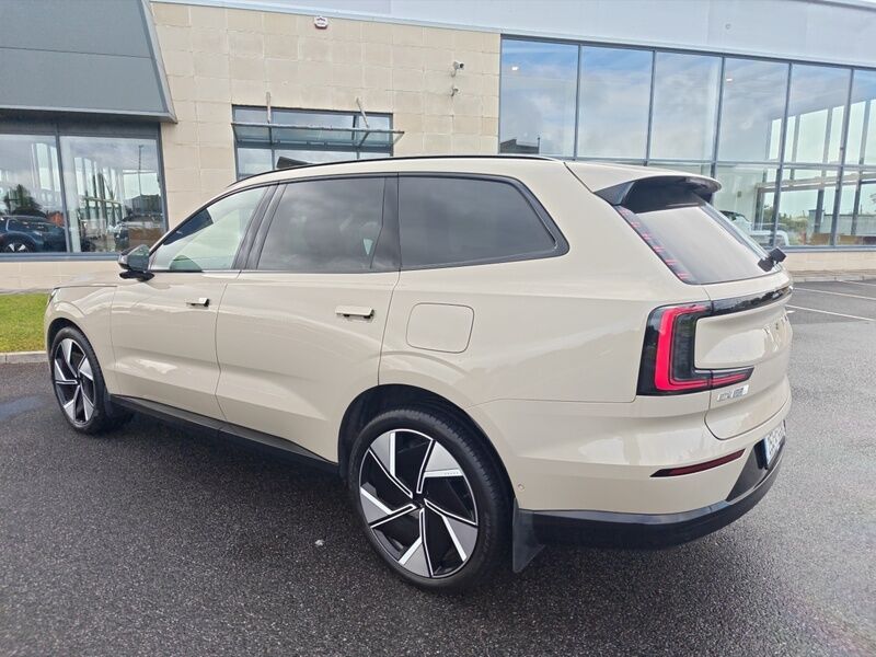 More views of Volvo EX90