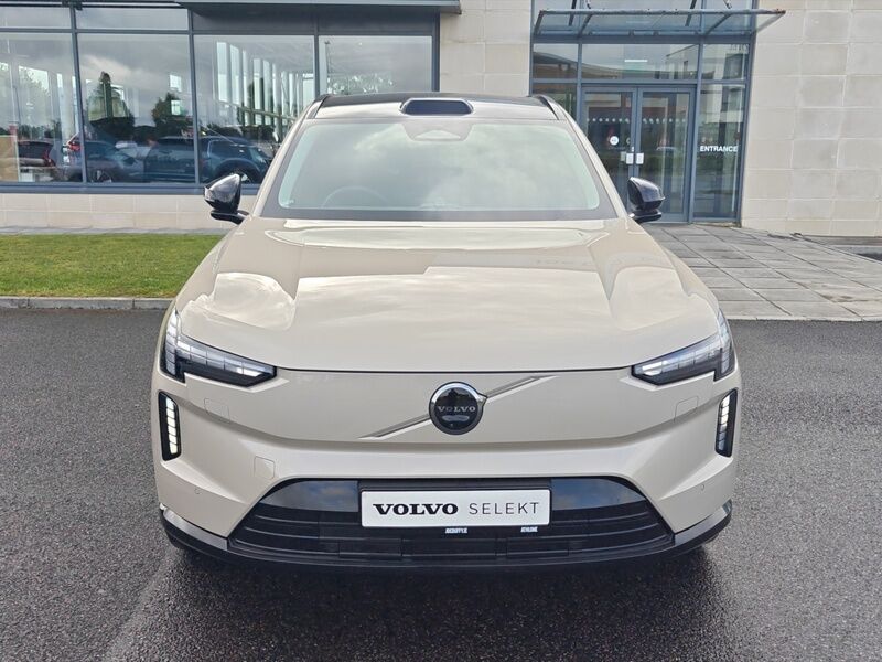 More views of Volvo EX90